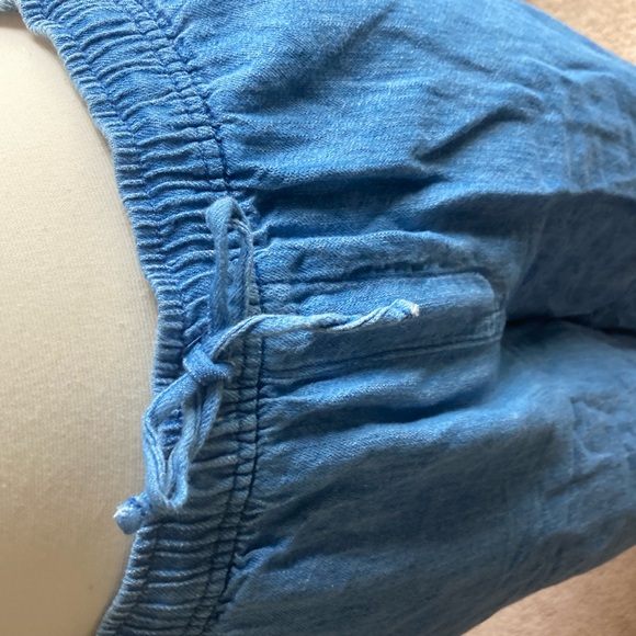 Old Navy Children’s Wide Legged Light Weight “Jeans” - Picture 4 of 5